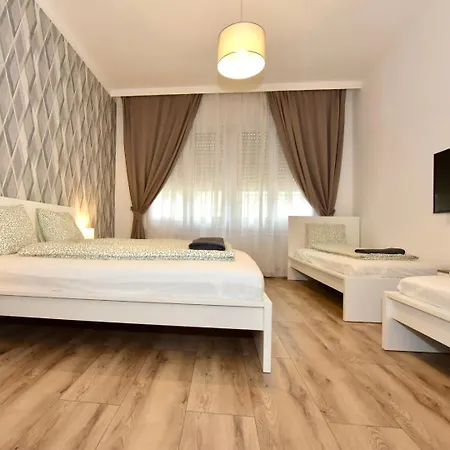 Vaci Апартаменты *